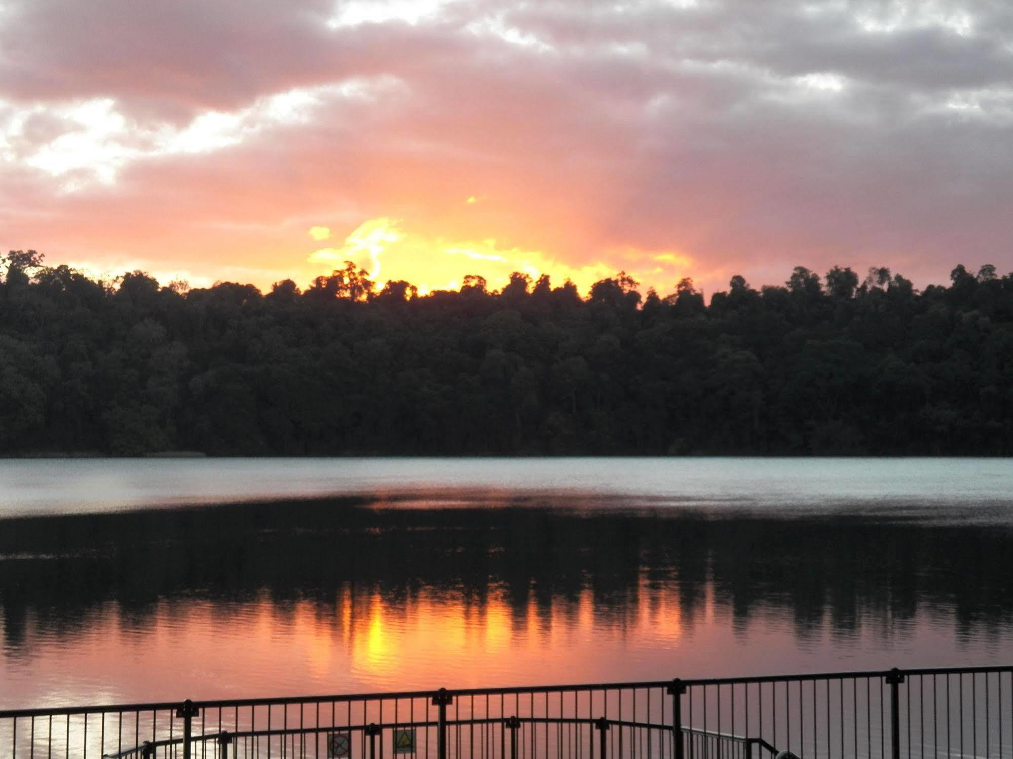 Lake Eacham Tourist Park & Cabins Luaran gambar